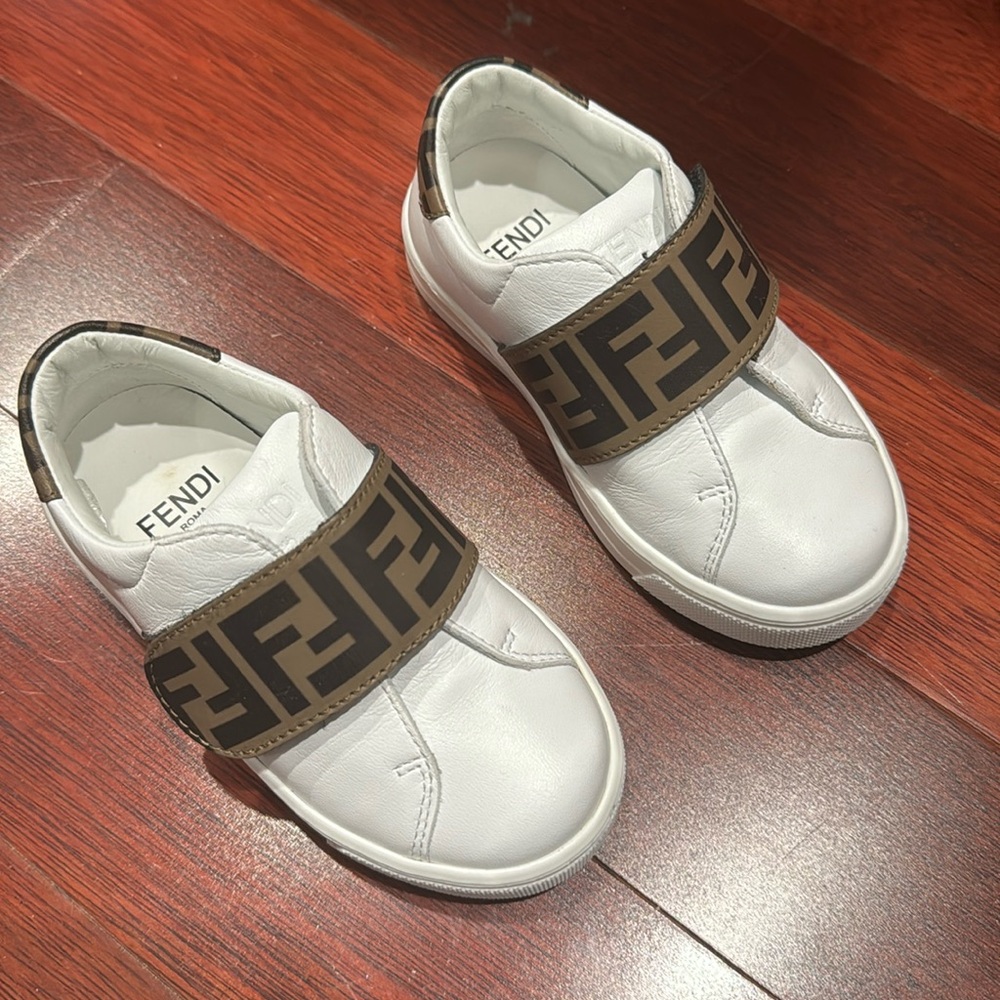 Fendi toddler shoe  size eu 23